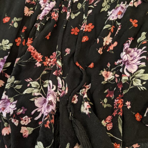 Torrid Black Floral Gauze Overskirt Shorts - Picture 5 of 6